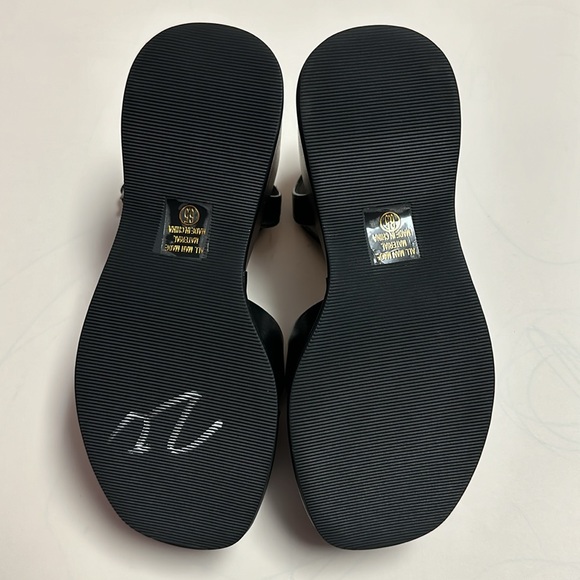 Soda Platform Sandal - Picture 8 of 11